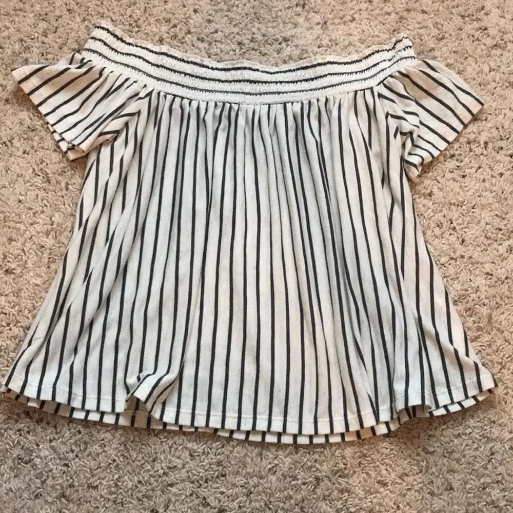 American eagle off shoulder top in Size M
